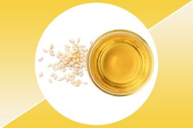 a photo of sesame seeds and sesame oil